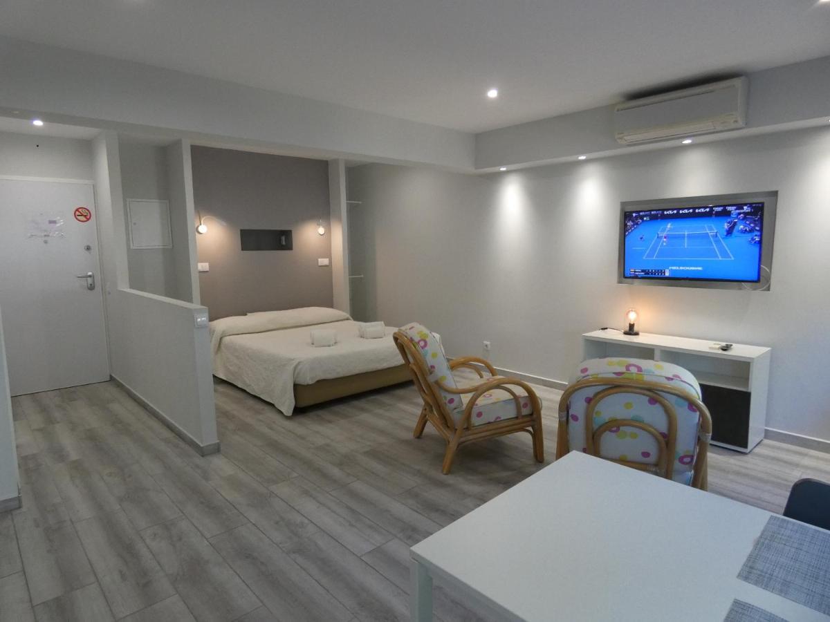 Bay View Apartments อัลบูเฟรา ภายนอก รูปภาพ