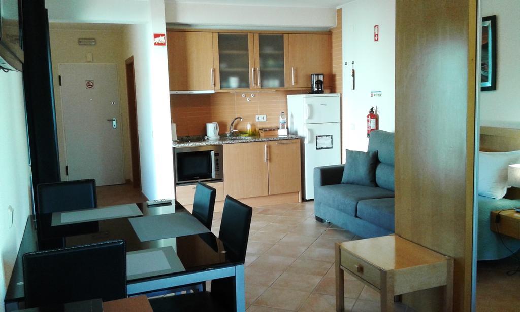 Bay View Apartments อัลบูเฟรา ภายนอก รูปภาพ